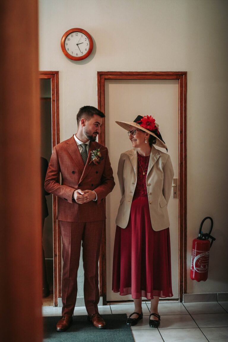Barthélémy et sa maman le jour de son mariage