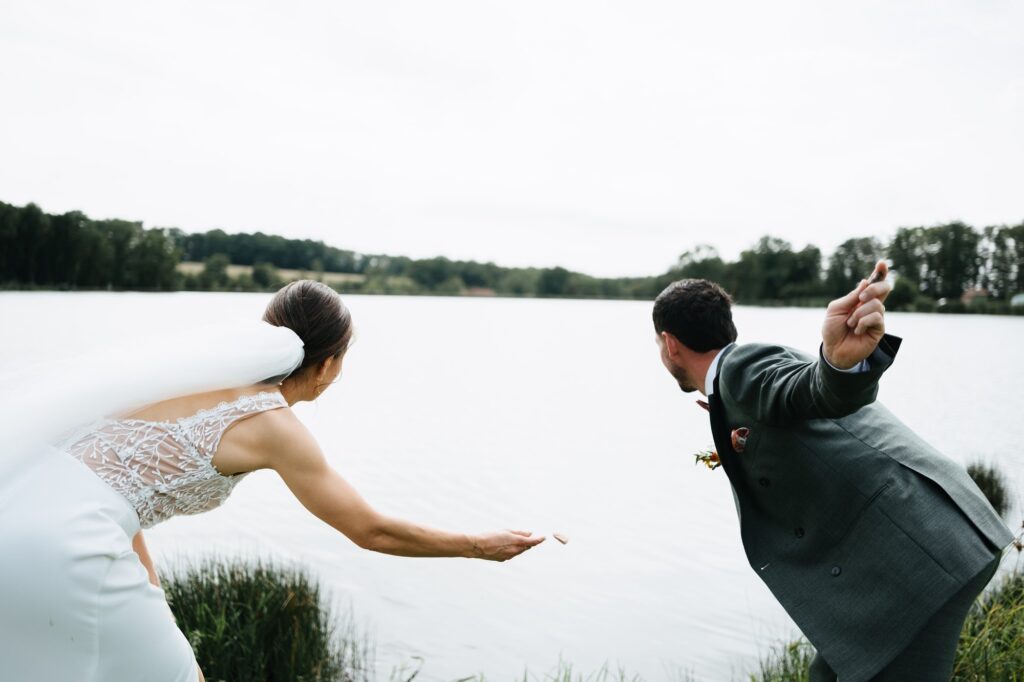 Estelle et Benjamin au bord du lac