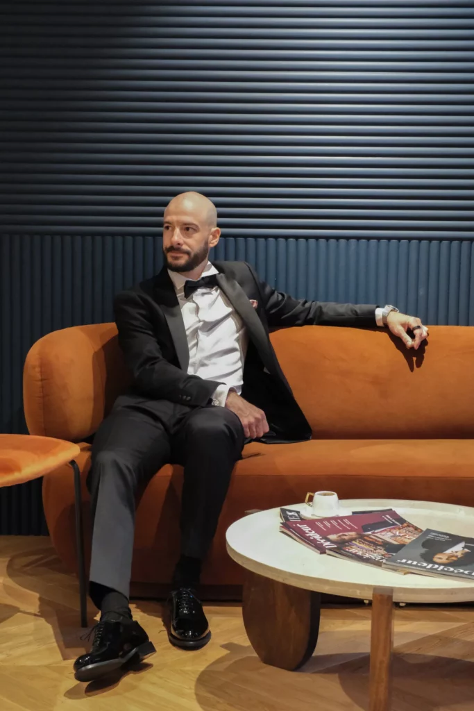 Julien Bernard en smoking sur mesure Auguste