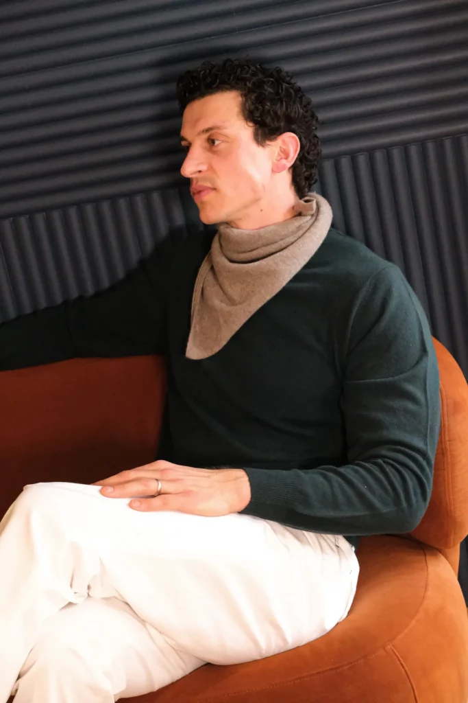 Pull en maille vert sapin et écharpe, collection maille Auguste