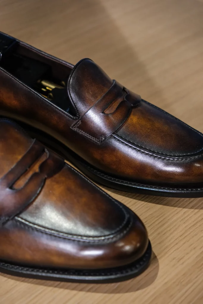 Mocassins en cuir, détail